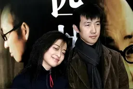 一条动态，揭开鄢颇现状，原来辜负梅婷和李小冉才是最正确的选择图片