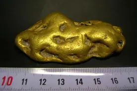 若天上掉下一块纯金陨石，而自己恰好捡到了，需要上交国家吗？图片