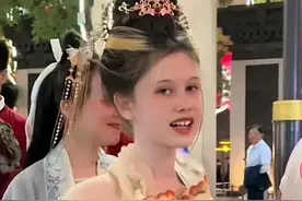 西安杀疯了！外国人突然暴增：欧洲女孩个个穿汉服，老外们太激动图片