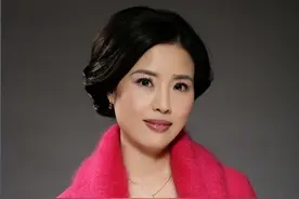 一家七口套现20亿！逃离后晒出身后的美国国旗，留下17万股民背锅图片