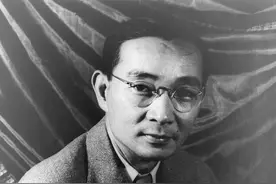 1919年，他一把烧掉刚领的结婚证，妻子破涕而笑图片