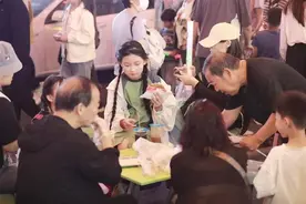 穿越夜色 品味呼和浩特图片