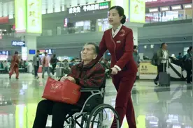 带着行动不便的老人，怎样坐火车？攻略来了→图片