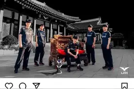 “T1冠军皮肤公布图”火了，S14世界赛上线S13，拳头制作速度迅猛图片