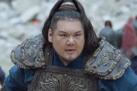典韦和许褚单挑两场，表面不分胜负，其实胜负已分！图片