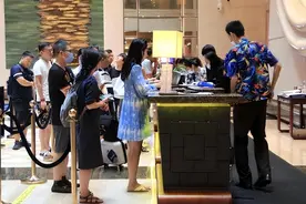 为何现在很少有酒店“查房”了？前台说出真相，并不担心游客乱来图片