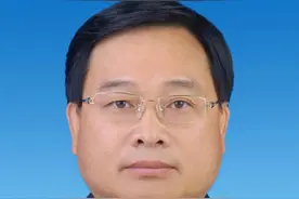 主动投案广西60后巨腐昨被双开 曾任德保县委书记 中南民族学院校友图片
