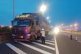 禁！禁！禁！相城交警严查大货车违法上高架！图片