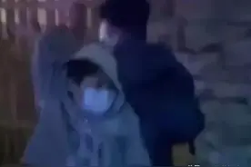 王俊凯与全红婵环球影城共闯万圣节鬼屋，全红婵被吓到超萌反应！图片