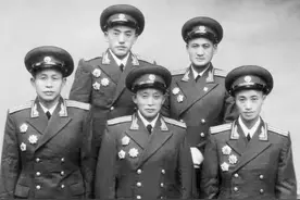 1955年授予校官以上军衔的，基本都是九死一生的老红军老八路图片
