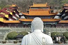 溧水东庐观音寺，参观后我还在琢磨那条标语口号图片