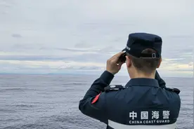 凌晨5点，大陆海警兵分两路直驱金门，与台海巡对峙两小时图片