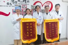 家长靠AI自行治孩子，咳嗽近一个月拖成肺炎，体温飙到40.9℃，医生：AI是工具，治病要靠“人脑”图片