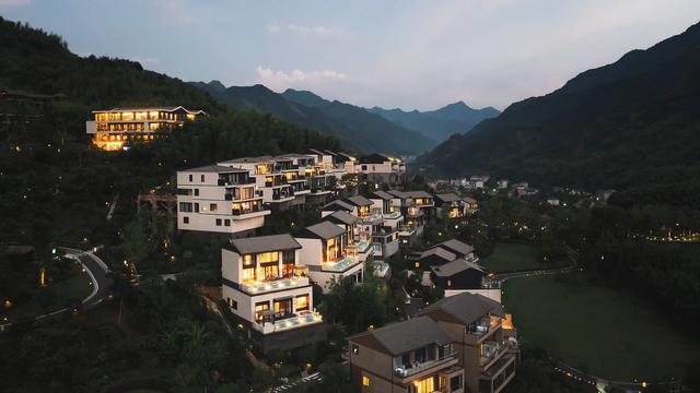 “第一批五一出门的人，已经后悔了”