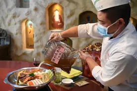 年轻人爱上“中药房餐饮”图片