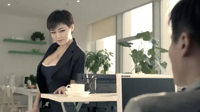 从陕北放羊娃到被贴标签，她因身材被记住十年，也被困了十年