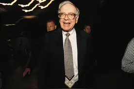 巴菲特，在新能源时代痴迷石油图片