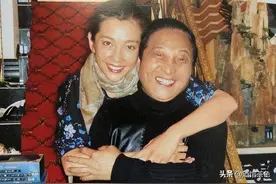 接待了“中国第一气功大师”之后，赌王一巴掌扇掉了他的风光无限图片
