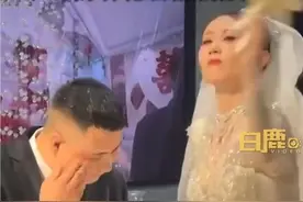 被喷酒新娘怒砸捧花，本人回应：不知道当时做得对不对！网友：对图片