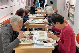 他们以“营养疗法”干预老年人认知障碍图片