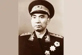 陈光怒令杨勇拦住日军运粮车，杨勇悠然道： 拦啥拦，不要做太绝嘛图片