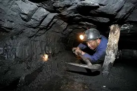 中国传奇煤矿：连挖118年后停止开采，留下巨大矿坑要怎么处理？图片