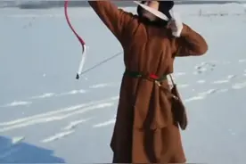 代表中国古代弓箭技术最高水准的——清弓，为啥射箭姿势那么丑？图片