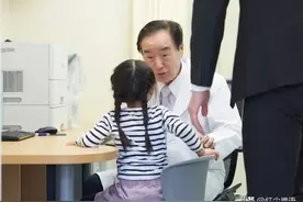 爷爷带俩孙子去做亲子鉴定，结果惊掉人下巴图片