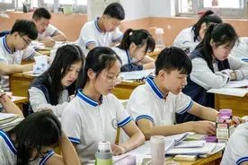 普通家庭的孩子，坚决不要碰这10类大学专业图片