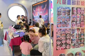 儿童面部彩绘师：为孩子们圆一个卡通梦图片