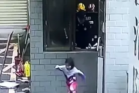 湖南怀化 穿奥特曼衣服萌娃给他的光送去温暖图片