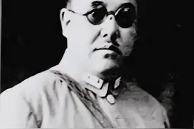 1956年，马鸿逵仓皇逃到美国，每天胡吃海喝，体重近200公斤图片