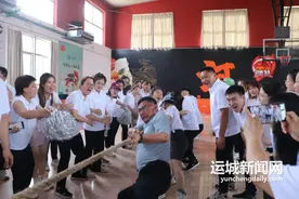 “家门口”运动会 欢乐“满格”图片