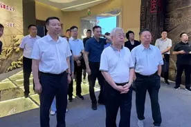全国政协委员刘永富在吉林省大安市开展盐碱地治理调研图片