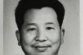 迎新春 致敬抗美援朝、援越抗美老英雄——二师医院政委张锁龙图片
