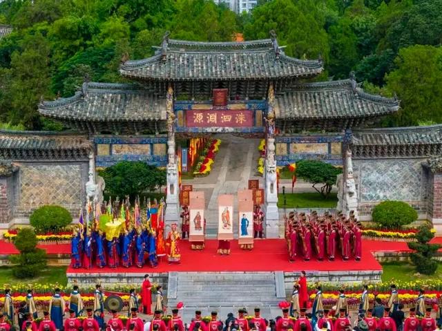免票福利再升级！2026一心堂弥勒“玫瑰马”景区优惠加码！