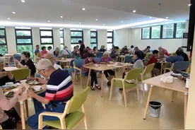 既不离开家，又不耗子女，深圳把养老院开进家里图片