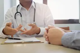 高血压患者一点酒都别喝！警告：血压高喝酒的4个危害你承担不起图片