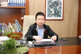 宝鸡市劳模、宝鸡聚丰房地产开发（集团）有限公司总经理：王峰图片