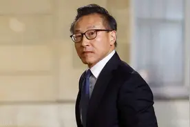 蔡崇信警告称AI数据中心建设可能存在泡沫图片