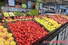 秋季水果大量上市，部分价格略降，市民实现“水果自由”图片