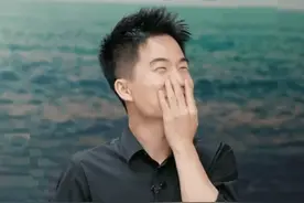 董宇辉前脚刚到法国，后脚温柔宣布独立，许盼盼光明正大叫老板了图片