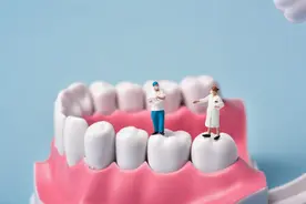 一种会让牙齿掉光的病，很多人年轻时不重视图片