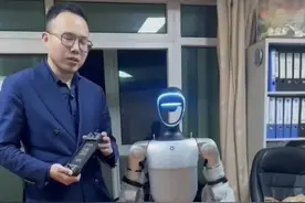 男子买下“宇树机器人”并出租：8千起租，预约到下个月了图片