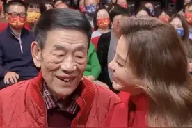 大口吃肉大碗喝酒、爱抽华子，92岁杨少华，在享福路上一去不返图片