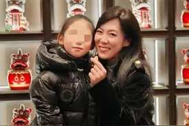 “世界那么大，我想去看看”当事人辞职9年后：为照顾母亲与丈夫分居，开直播不磕碜图片