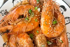 肝病患者不宜食大虾？警惕：除了海鲜，还需要远离2种食物图片