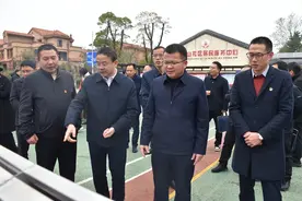 观摩拓思路 交流促提升——2024年度全市村级集体经济项目拉练流动现场会到湖滨街道虎形山社区观摩图片