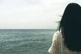 老公想让我留在老家备孕，他自己去大城市上班，该听他的话吗？图片