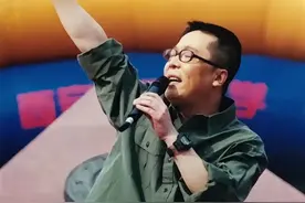 李春波《小芳》村里有个姑娘叫小芳图片